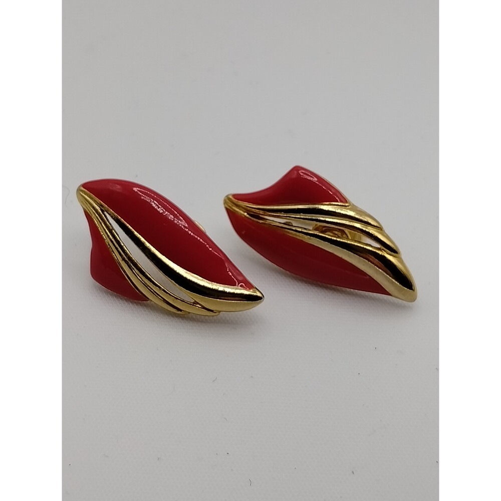 Red Enamel and Gold Tone Wing Motif Vintage Clip On Earrings